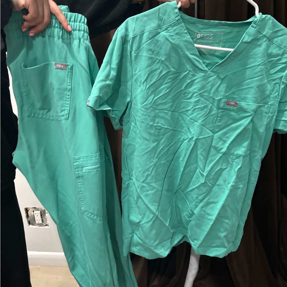 Figs Green Short Sleeve Tee